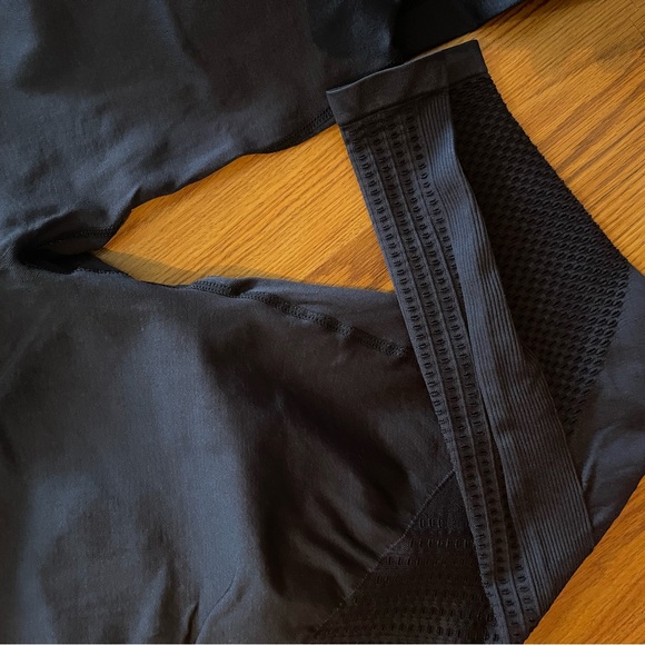 Fabletics Leggings - Picture 4 of 7